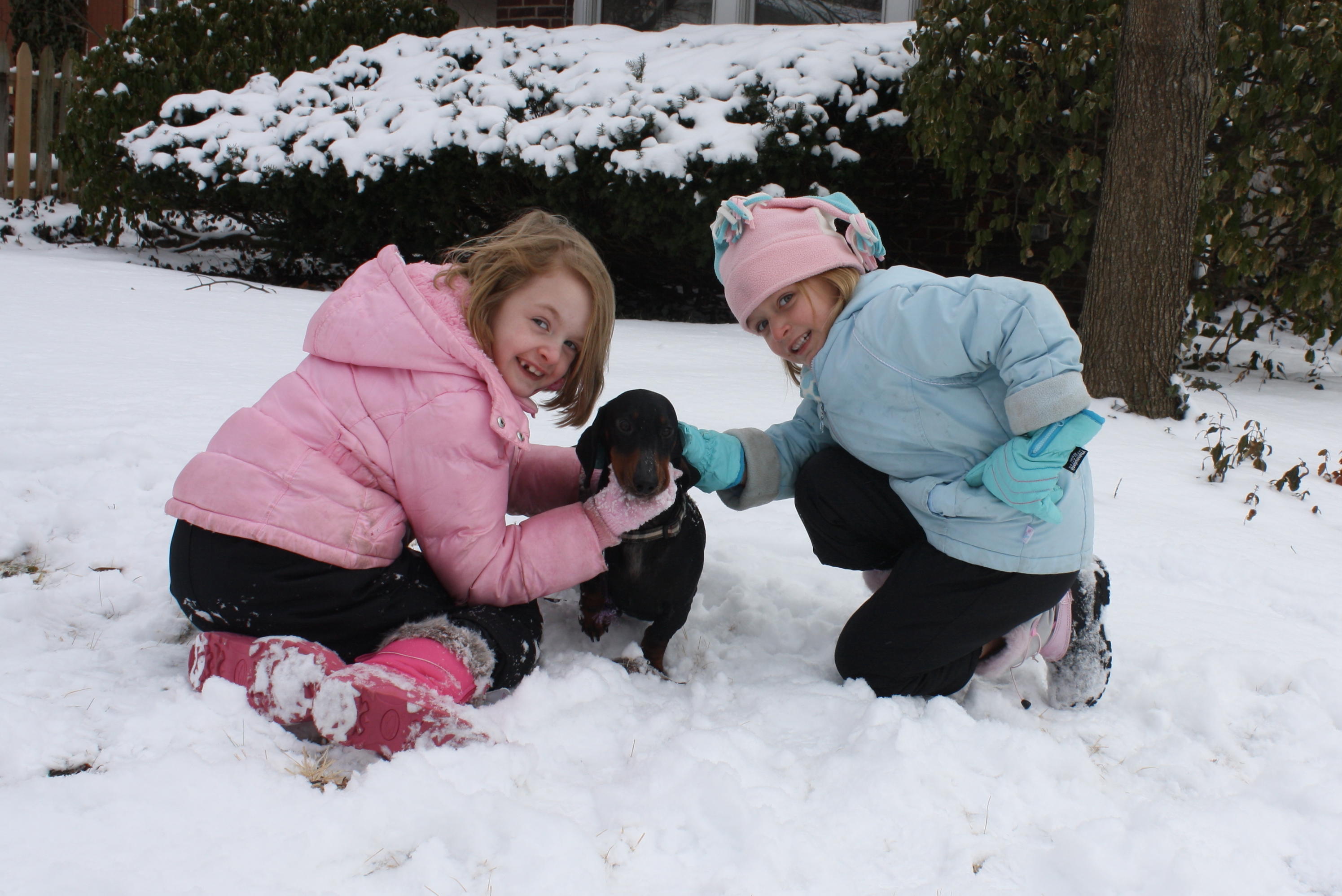 2010_02_15 Jane Lilly and Cate in snow.jpg